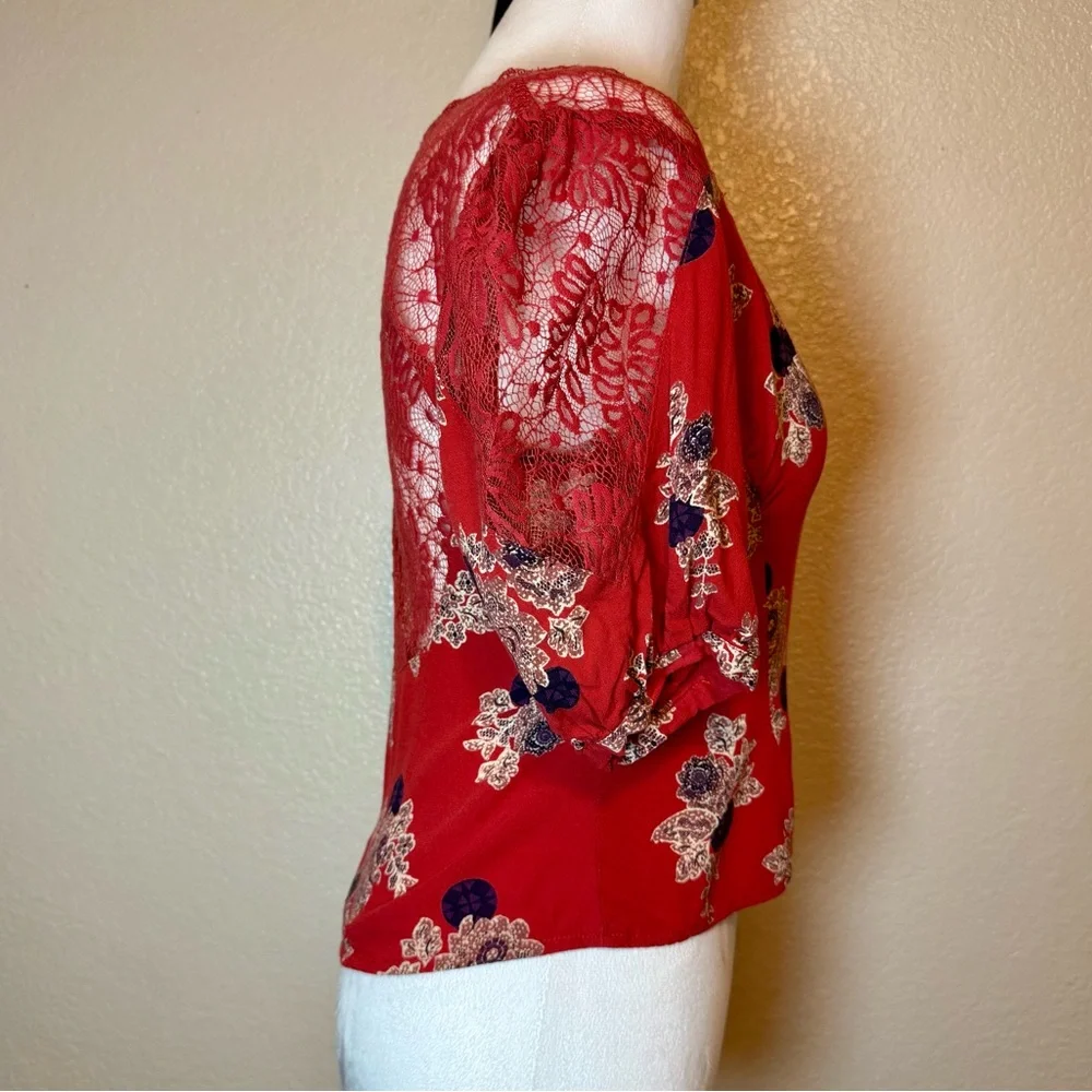 Free People Red Floral Lace Back Puff Sleeve Button Up Boho Top Size Small - Picture 10 of 14